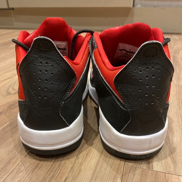 Air Jordan Courtside 23 Basketball Gym Red Black White Size 8 - Picture 2 of 12